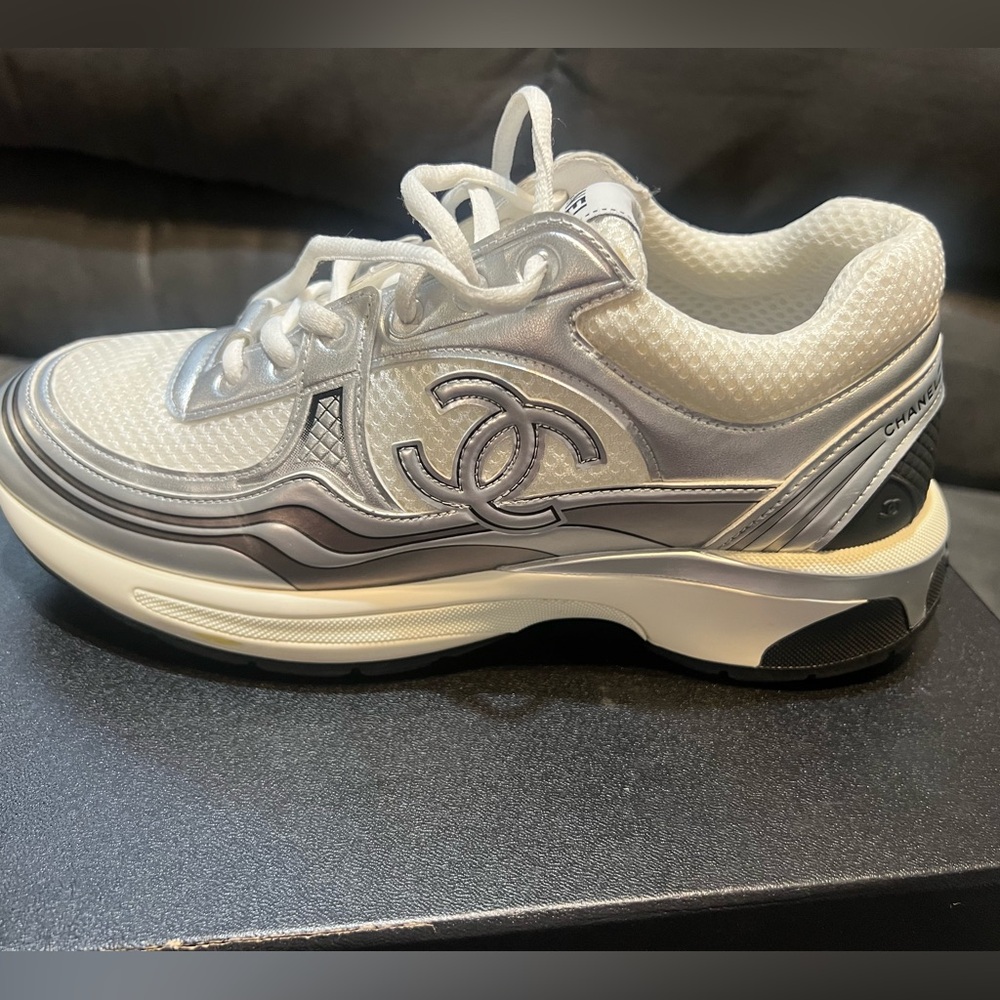 Chanel sneakers worn size 40